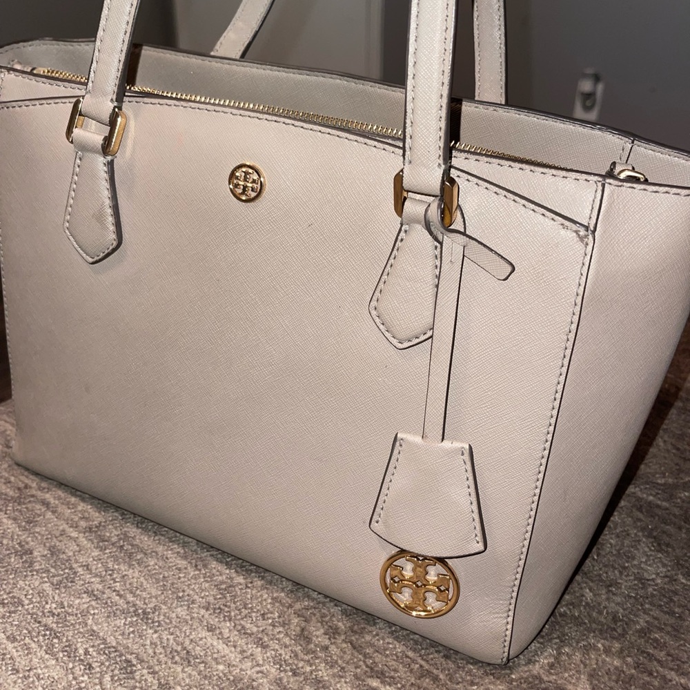 Tory Burch shoulder bag. Very convenient bag to be on the go.